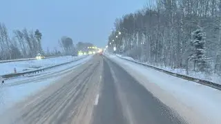 Московский снег не отпускает. Куча аварий. Кучерявый дальнобойщик.