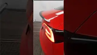 Световое шоу от электромобиля Tesla Model 3. Спасибо, Илон Маск, потанцевали!