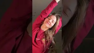 День со мной💁‍♀️  да, в день я переодеваюсь минимум 5 раз😅