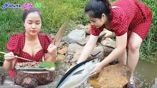 Fried fish in the wild forest, Wild cook skills in beautiful nature, Nature Life 88 Relaxing