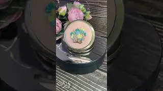 «КОРЗИНА С ЦВЕТАМИ». Зеркало с вышивкой. 