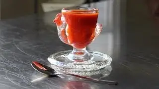 Sriracha - Homemade Sriracha Hot Chili Sauce Recipe - Rooster Sauce