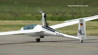 Despegue de cuatro planeadores motorizados del Aeródromo de La Cerdanya