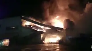 МЕГА ПОЖАР ХИМКИ ОБИ ВИДЕО С МЕСТА ВИДНО ВСЕ ЖЕСТЬ ВИДЕО