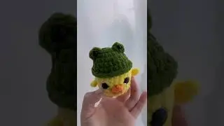 Уточка в шляпке лягушки 🐸