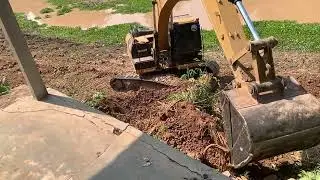 Massive excitement excavator pushing #viral #machine #trending #excavator #entertainment #jcb