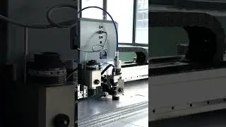 Многослойная резка тканного материала для обшивки багажника авто на плоттере Ruizhou серии RZCRT