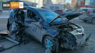 В результате столкновения двух такси на улице Мельникайте погибла женщина