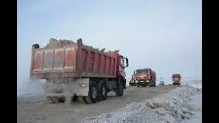 МОЩНАЯ ТАТРА ГРУЖЕННАЯ ЛЕСОМ ПРЁТ ПО СНЕГУ КАК ТАНК
