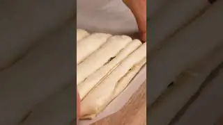 I taught all my friends how to make the fastest puff pastry appetizer!