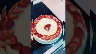 Бисквитный тортик с клубникой для семьи🍰❤️