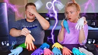 3 ЦВЕТА КЛЕЯ В ПЕРЧАТКАХ СЛАЙМ ЧЕЛЛЕНДЖ  🤩🧤 3 COLORS OF GLUE SLIME GLOVES CHALLENGE!! // ЛИЗУН