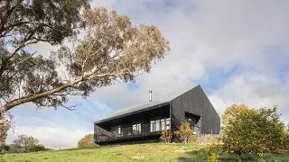 How This Off-Grid Modern Farmhouse Has a Deep Relationship With the Landscape