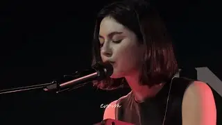 Gracie Abrams - Free Now (Live @ fan exclusive event)