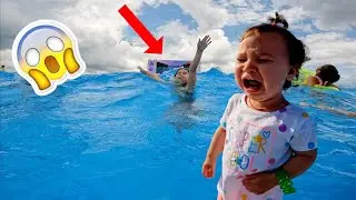 🏊AM SARIT in cea mai MARE PISCINA pentru COPII💦 BEBELUSUL plange ca se teme de APA / Vlog de familie