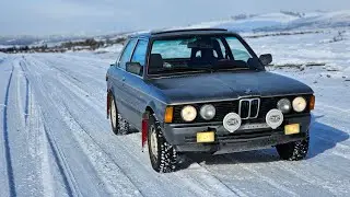 Winter Drifting and Crashing in Snow | Stock E21 BMW320i