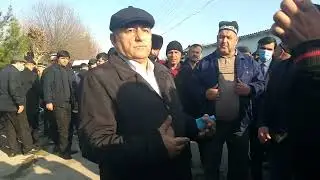 Давлатман Холов дар чанозаи шодравон Аловиддин Абдулоев