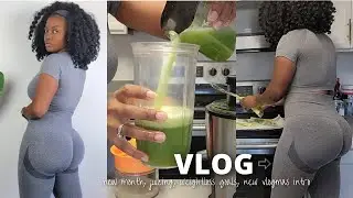 VLOGMAS DAY 1: JUICING, VLOGMAS INTRO REVEAL, WEIGHTLOSS, CELERYJUICE, NEW MONTH | GABBYSQUEENDOM