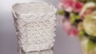 I decorate my house. An elegant basket from a regular container and a cord.