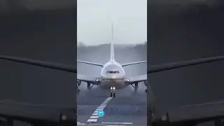 💨💦 Airbus A330 on WET RUNWAY