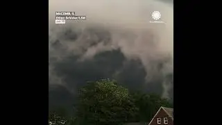 Massive Shelf Cloud Rolls over Illinois Neighborhood