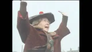 Super Gran DVD clip... the moment it happens