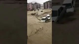 Turkey is sinking! ⚠ Major floods destroy cars homes and bridges in Sinop