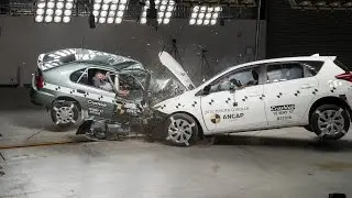 1998 Toyota Corolla vs 2015 Toyota Corolla (Auris) - Crash Test