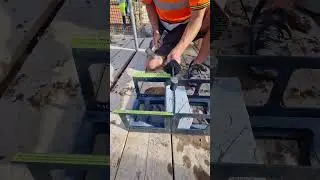 Cutting splits with Blockchop! #tool #site #Work #bricklayer #bricklaying #building