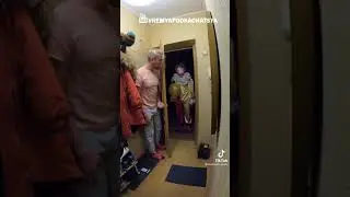 страшный клоун за дверью #Shorts