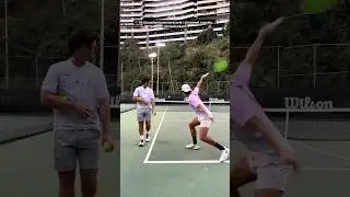 One-handed backhand drill at the IG/academiaromanrecarte 👌 