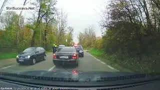 Șofer care urmărea o mașină de poliție aflată în misiune, oprit și lăsat fără permis