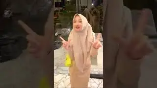 Jilbab Gamis tipis pantatnya jd keliatan montok...eh malah goyang...crot dah