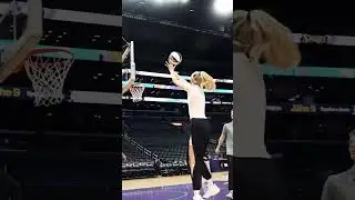 Cameron Brink pregame court footage