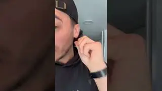 How to crack your ear lobe 