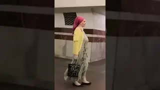Породистая дама в метро. Императрица