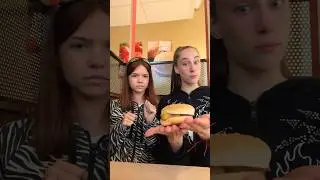Бургер с червями?😱😳 