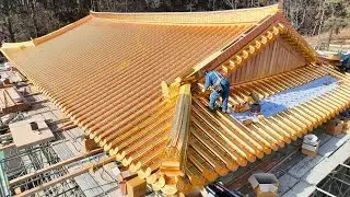 The process by which skilled Korean technicians create a beautiful golden house.