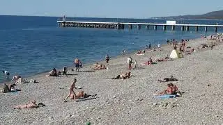 Как вам погода в октябре? Пляж Лазаревский 2. Лазаревское. 15 октября 2023. Воздух +24 С, вода +22 С