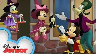 Mickey's Tale of Two Witches 🧹🎃 | Full Halloween Special | @disneyjr