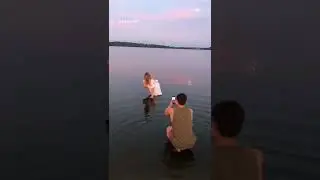 I made her walk on water for this photo… 💦🤯 shot w/ 