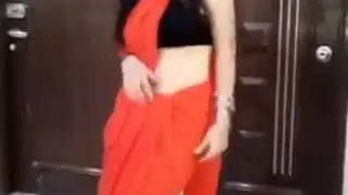 Indian girl dance on Jhalla Walla song