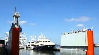 Timelapse of DYT Yacht Express loading vessels from Rivergate's Marina and Shipyard