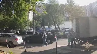 В Москве злоумышленник угнал автомобиль на глазах у владельца