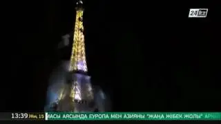 У Эйфелевой башни в Париже произошел пожар