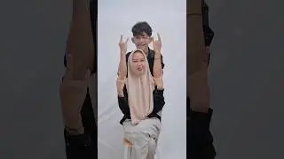 Ide Pose Self Photo Studio Bareng Pacar 