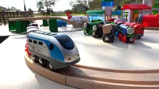 Thomas & Brio Wooden Railway ☆ 4 Tunnel & Crane Course