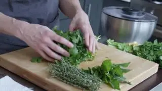 How to store herbs such as thyme, parsley, rosemary and basil