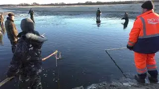 ВЕСЁЛАЯ и ДРУЖНАЯ РЫБАЛКА НА ПАУК! Ловля рыбы в БОЛЬШОЙ ЛУЖЕ НА ПАУКИ!